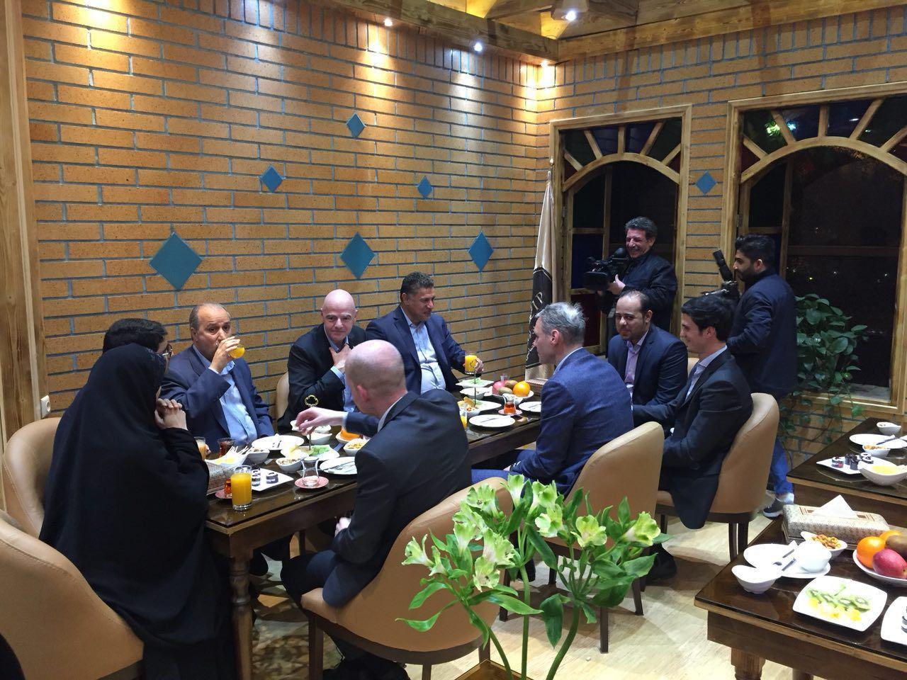 رئیس فیفا وارد تهران شد +عکس