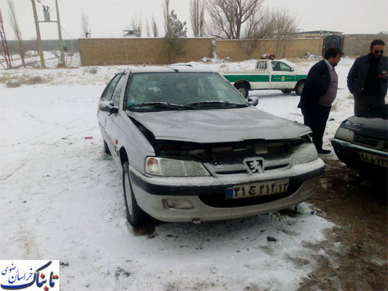 تصادف زنجیره ای 5 خودرو در جاده قوچان به مشهد تصادف زنجیره ای 5 خودرو در جاده قوچان به مشهد
