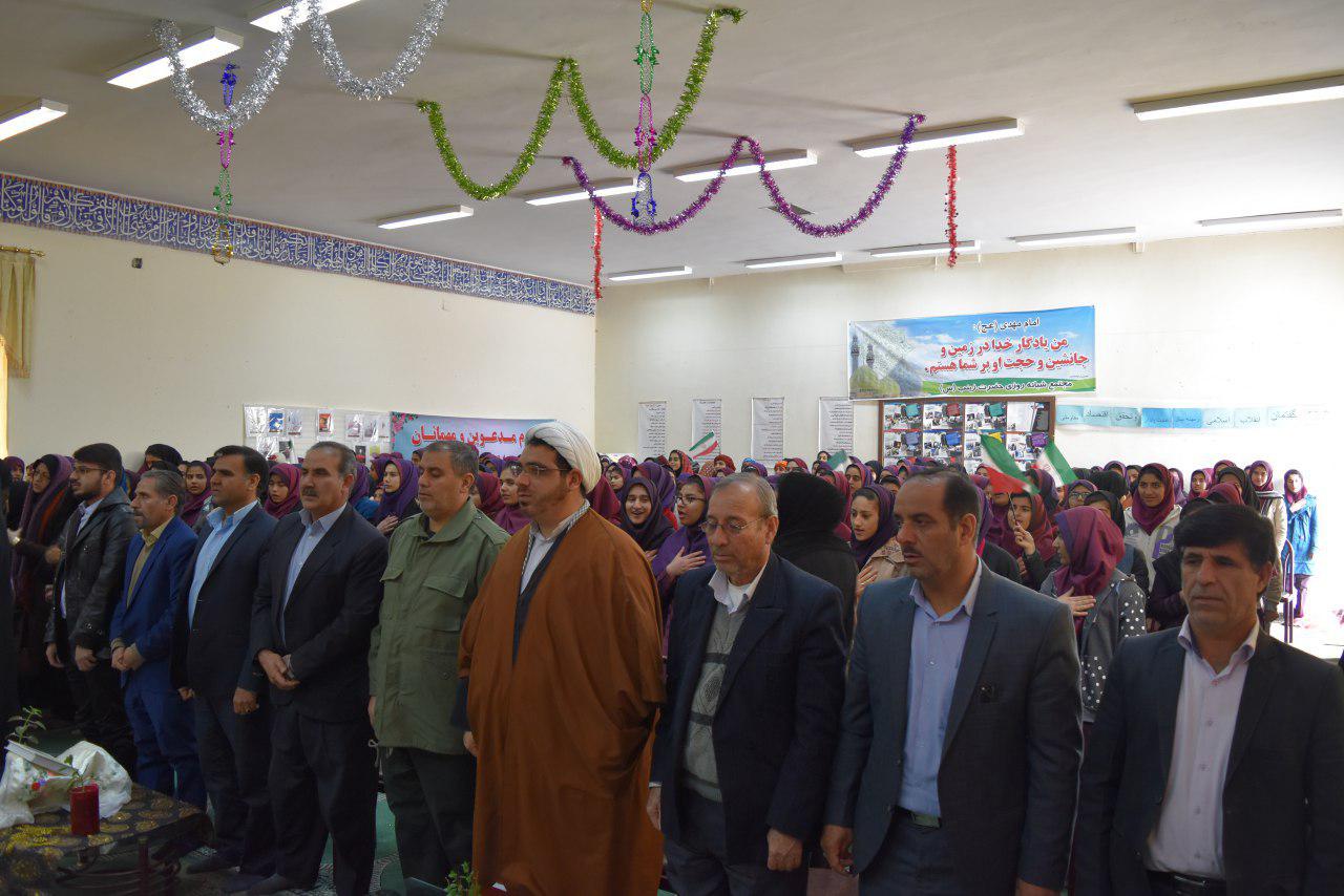 زنگ انقلاب در مدارس عشایری لرستان نواخته شد.