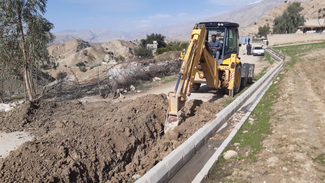 وقتی نهاد آبادانی و پیشرفت لنده کار با مردم را در روستای آبرزگه معنی میکند+تصاویر