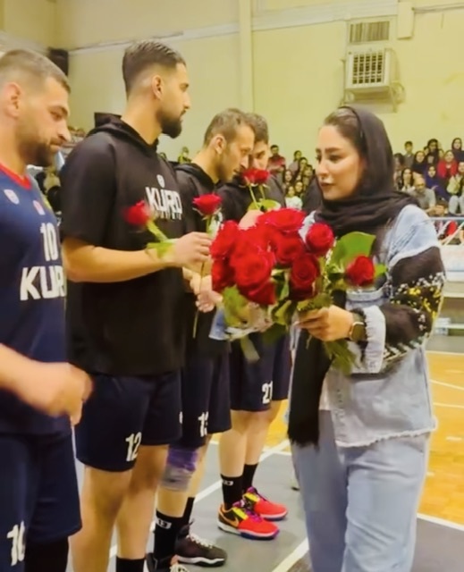 بازتاب جهانی حرکت نمادین استاندار کردستان در استقبال از تیم بسکتبال ارومیه بازتاب جهانی حرکت نمادین استاندار کردستان در استقبال از تیم بسکتبال ارومیه