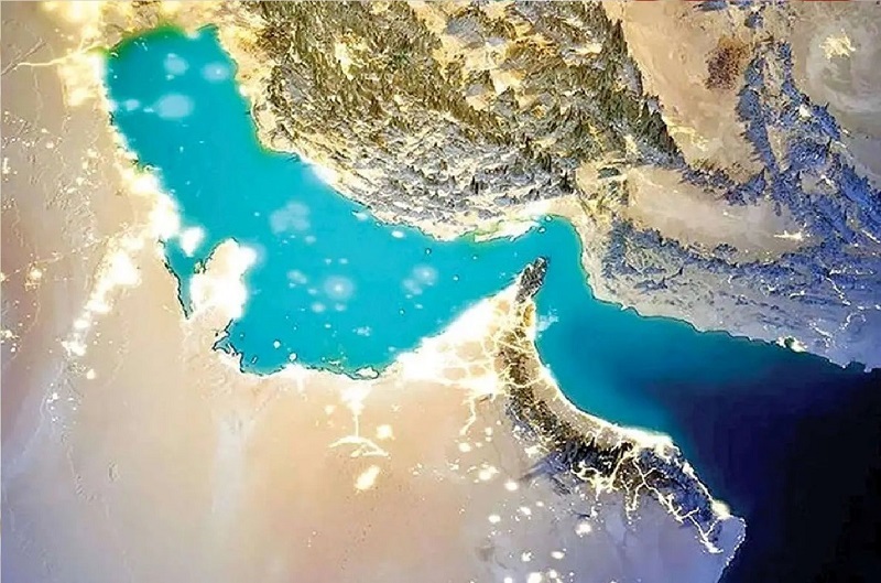 تنگه هرمز، منطقه حاکمیتی ایران و عمان است/ ملت اسیر توئیتهای ترامپ نشوند تنگه هرمز، منطقه حاکمیتی ایران و عمان است/ ملت اسیر توئیتهای ترامپ نشوند
