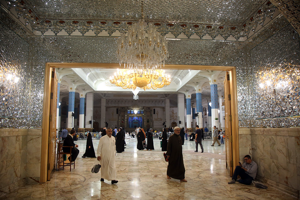 خاموشی بخشی از لوسترهای حرم حضرت معصومه(س) برای صرفه‌جویی در انرژی