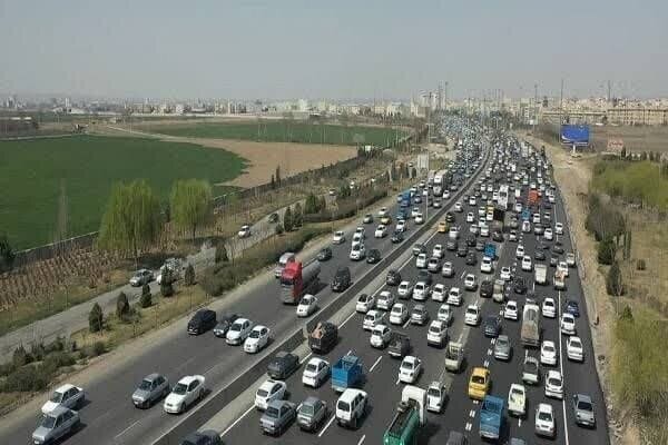 تردد خودروهای پلاک اروند در مسیرهای مراسم وداع با رهبر شهید آزاد شد