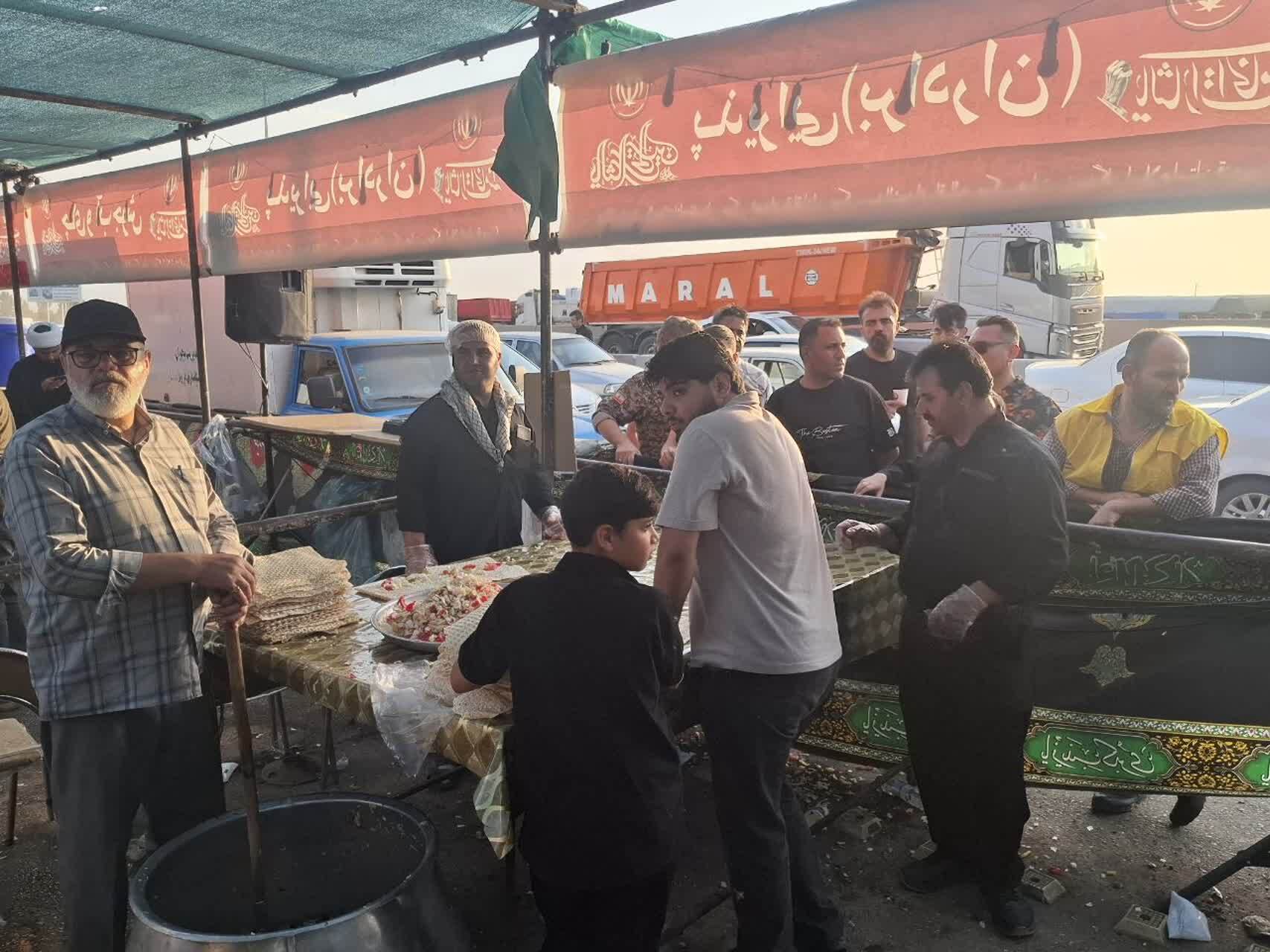 آنجا که عشق، زائران امام شهید را در آغوش میکشد+فیلم آنجا که عشق، زائران امام شهید را در آغوش میکشد+فیلم