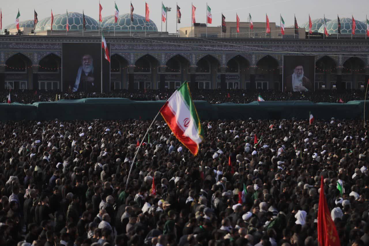 قیامت مردم در آخرین حضور رهبری در قم/ از جمکران تا حرم؛ جمعیتی که بی‌پایان است