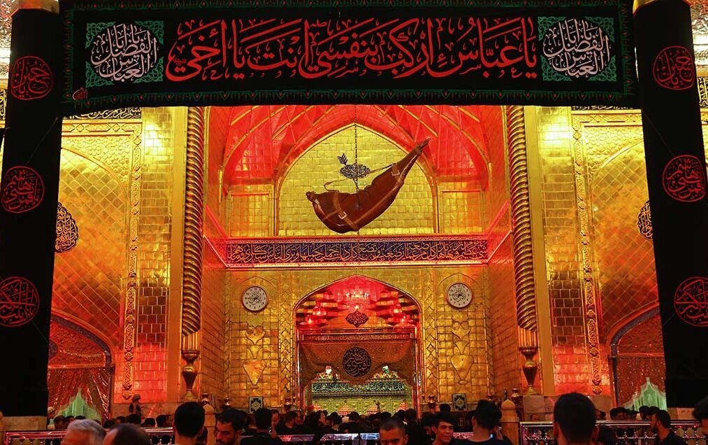 تاسوعا؛ روزی که متعلق به آفتاب ادب است/ رفت تا تشنگی‌اش آب کند دریا را...