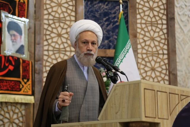 حفظ وحدت با محوریت ولایت فقیه؛ تأکید امام جمعه شیراز بر هم‌افزایی همه جریان‌های سیاسی