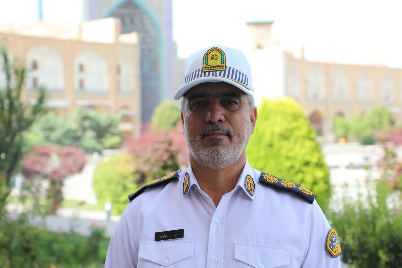 عبور و مرور ماشینهای سنگین در محدوده ورزشگاه نقش جهان ممنوع شد عبور و مرور ماشینهای سنگین در محدوده ورزشگاه نقش جهان ممنوع شد