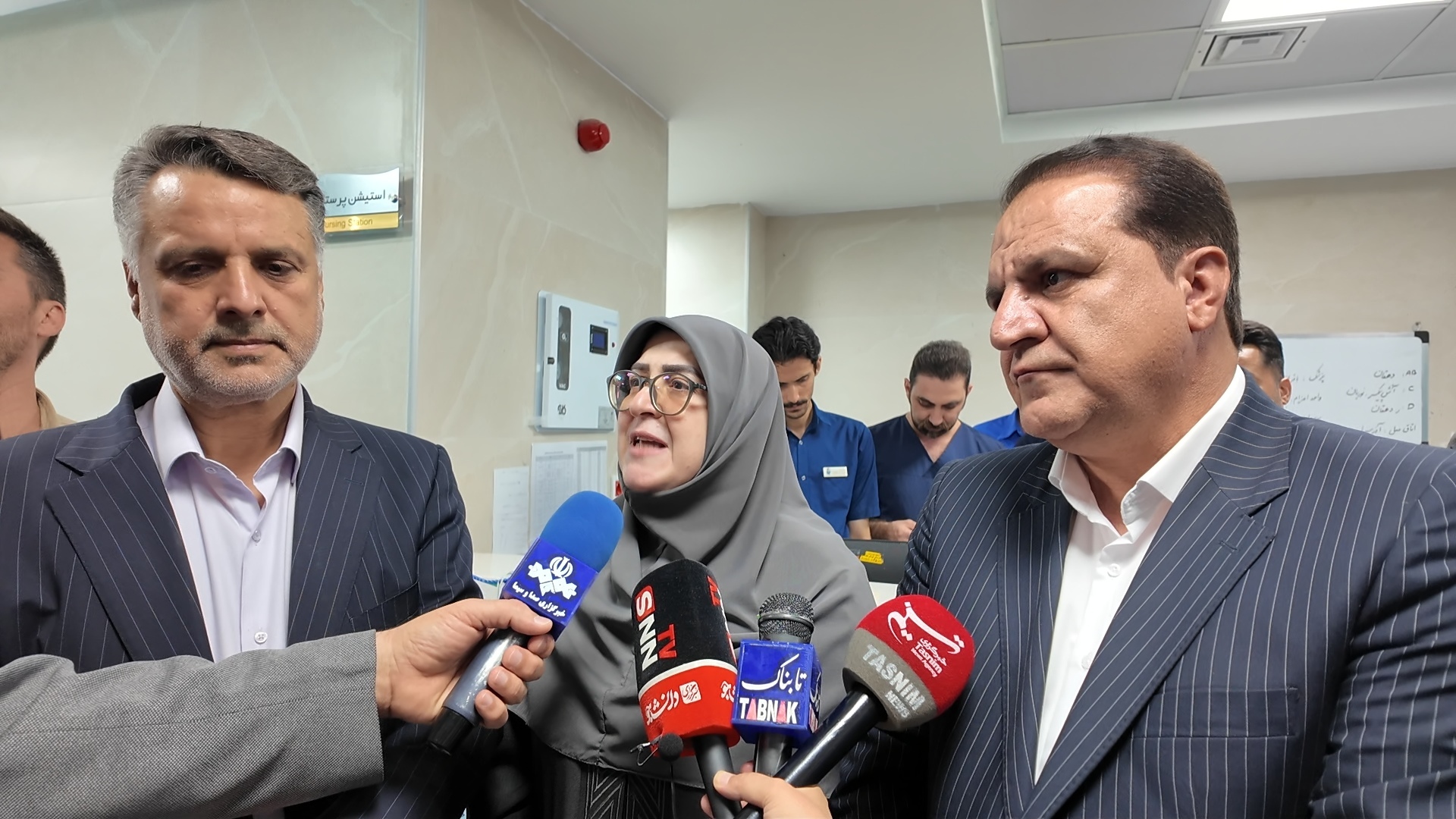 ساخت بیمارستان ۶۴ تختخوابی در ۱۲ سال قابل قبول نیست / تحریم ها را هم ببینید