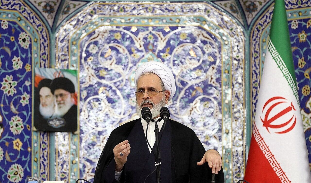 اگر در جهان رأیگیری آزاد شود، سیاستهای استکباری آمریکا شکست میخورد / ملت ایران مقابل منطق زور ایستاده است اگر در جهان رأیگیری آزاد شود، سیاستهای استکباری آمریکا شکست میخورد / ملت ایران مقابل منطق زور ایستاده است