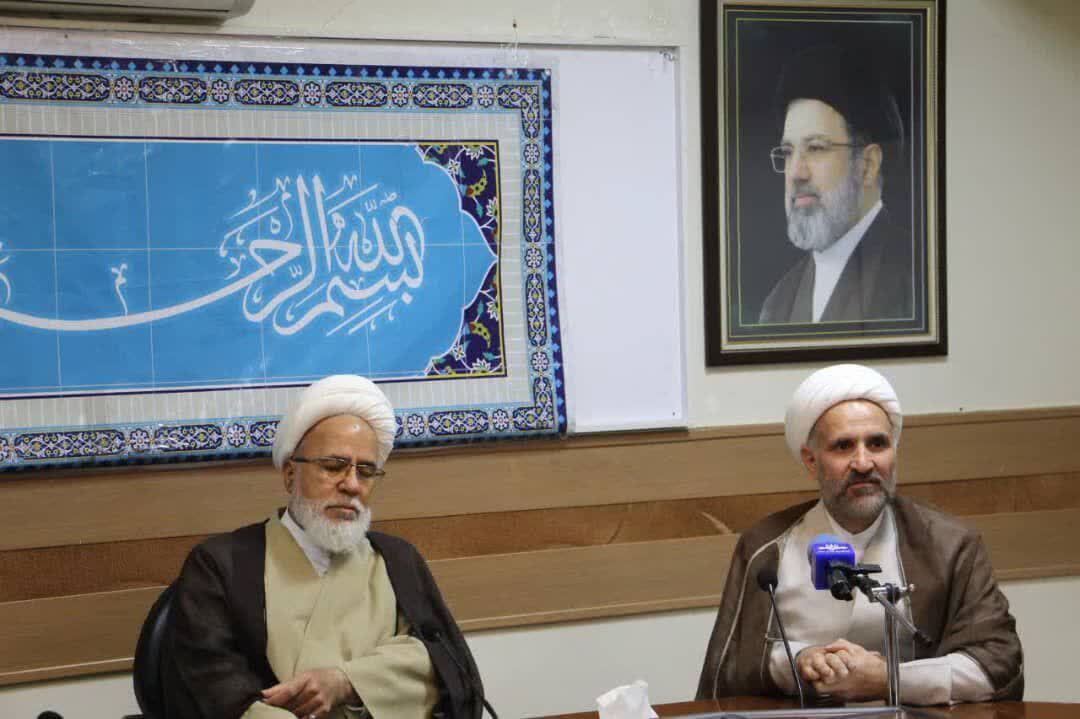 امام جمعه کرمانشاه: بچهها باید از مدرسه حقوق بدانند امام جمعه کرمانشاه: بچهها باید از مدرسه حقوق بدانند