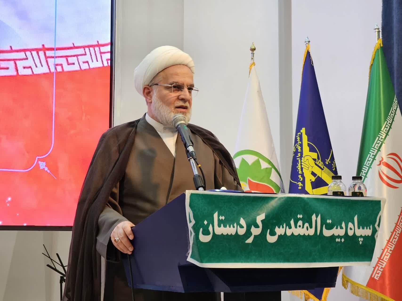 نخبگان باید فراتر از ظواهر، عمق مسائل را ببینند نخبگان باید فراتر از ظواهر، عمق مسائل را ببینند